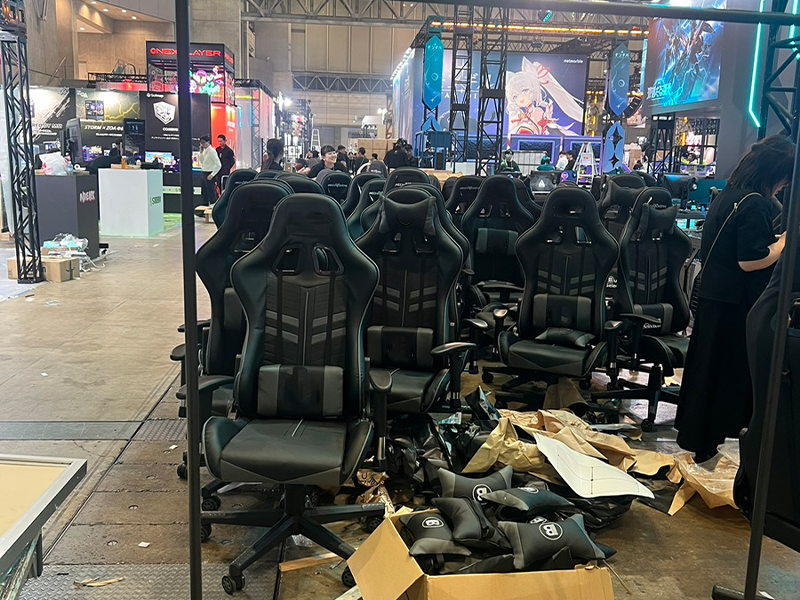 ゲーミングチェア 写真