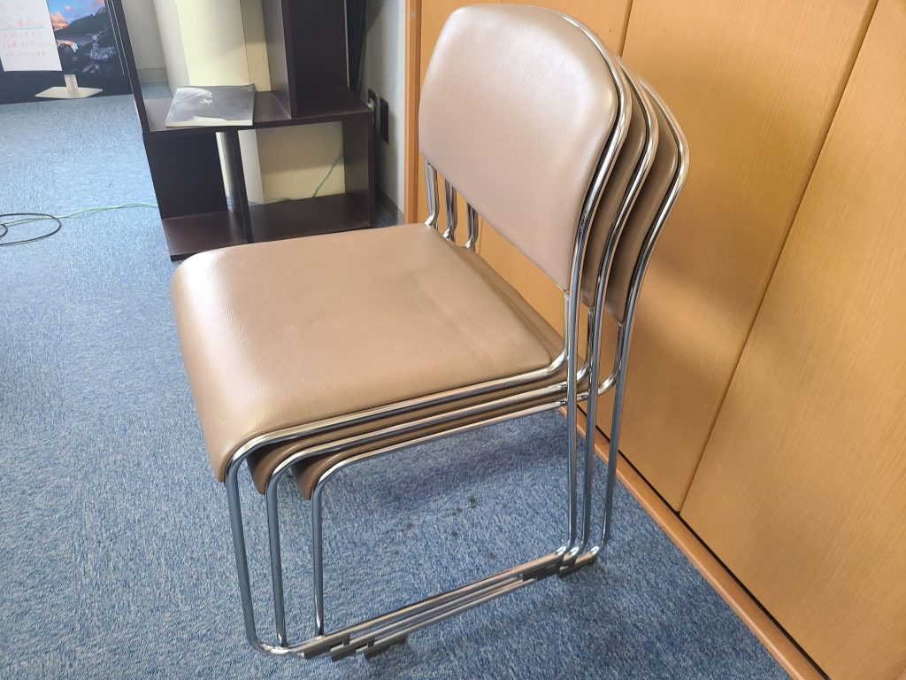 スタッキングチェア(茶) ブログ