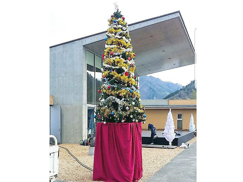 大型クリスマスツリー 現場