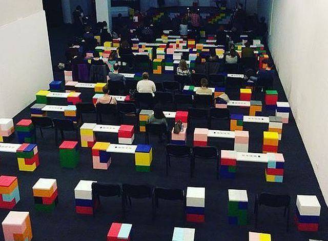 マイ・ブロックをスツールやテーブルに使用