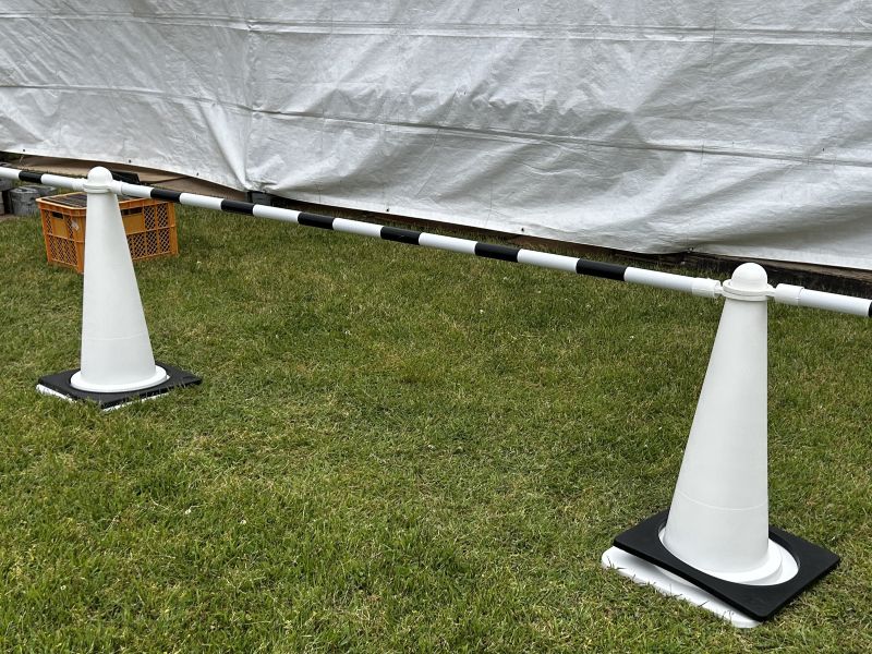 カラーコーンバー 白・黒 レンタル