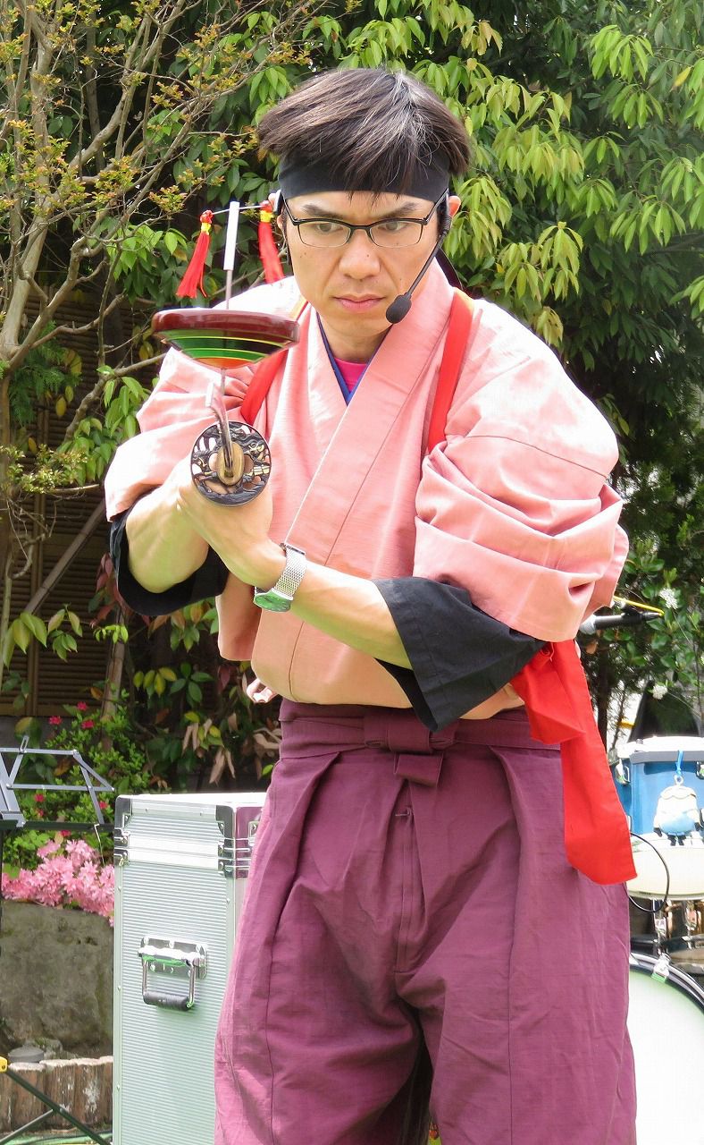 刀に乗せてコマ回し