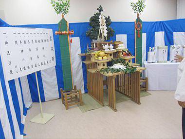 祭壇 会場風景
