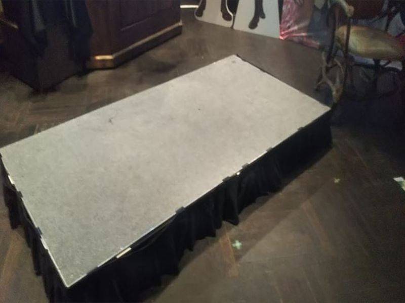 簡単ステージ 設営風景