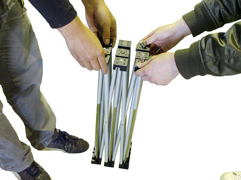 2.ライザーを拡げます