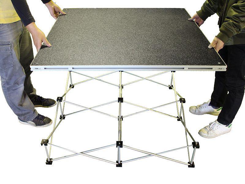 5.次に天板を上に置きます