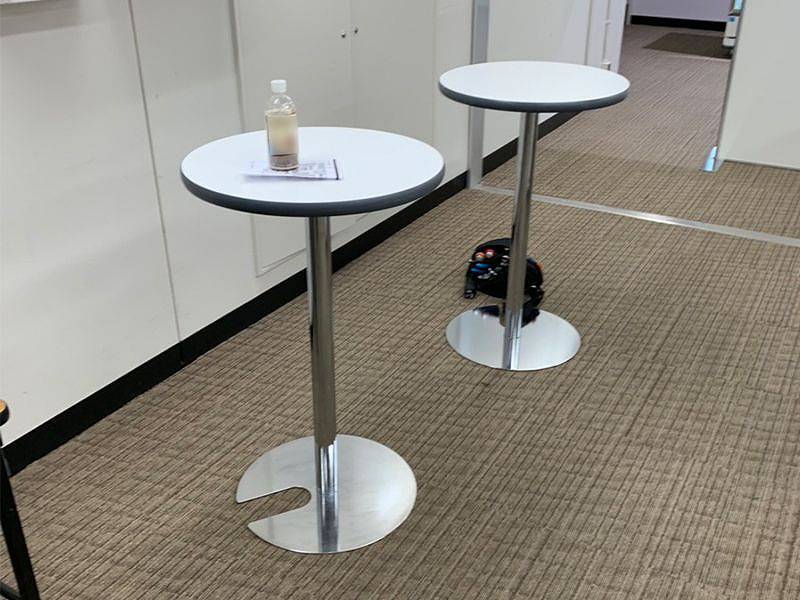 ハイカウンターテーブルの使用風景