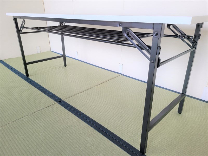 会議用ホワイトテーブル(フチなし) 別角度