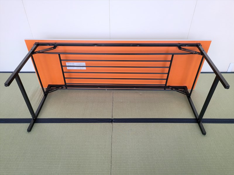 会議用ホワイトテーブル(フチなし) 裏側