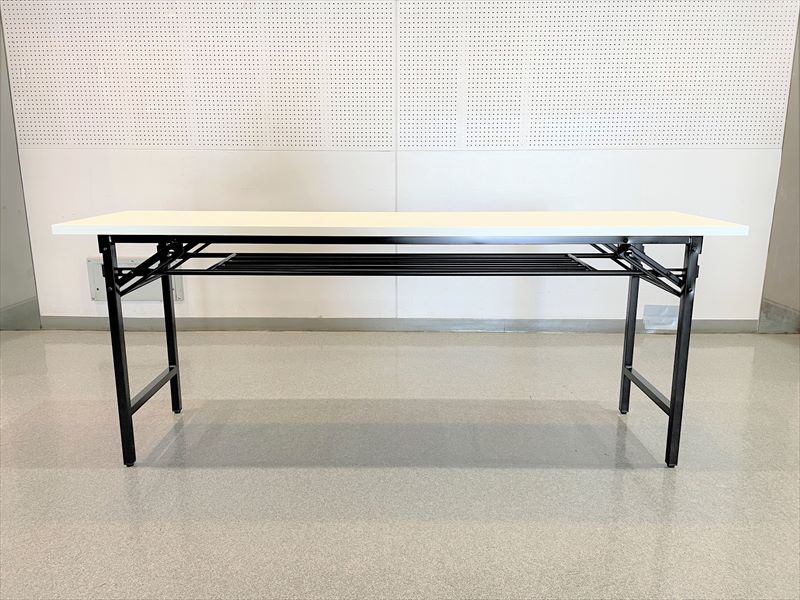 会議用ホワイトテーブル(フチなし) 別角度