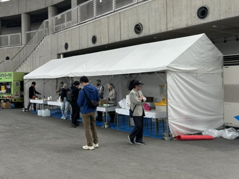 マルシェでの6坪テント、テント横幕の使用