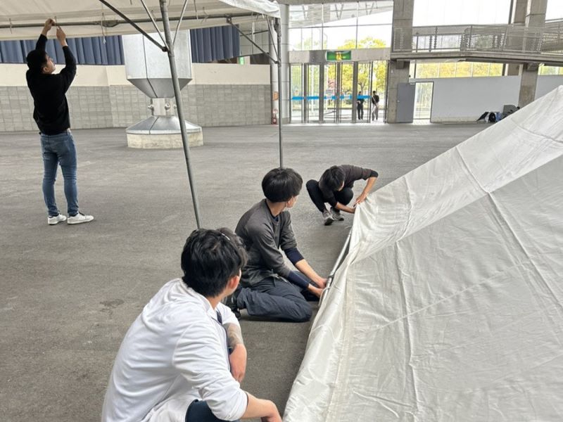 マルシェでの6坪テント、テント横幕の使用