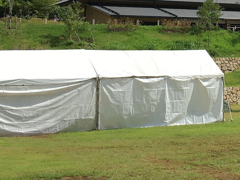 お祭りでテント横幕を使用